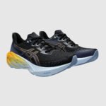 ⁦Asics Novablast 4 Black Thunder - נעלי אסיקס⁩ – תמונה ⁦2⁩