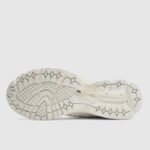 ⁦New Balance 1906D Protection Pack White Leather - נעלי ניו באלאנס⁩ – תמונה ⁦3⁩