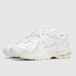 ⁦New Balance 1906D Protection Pack White Leather - נעלי ניו באלאנס⁩ – תמונה ⁦2⁩
