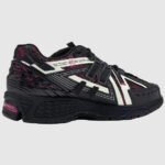 ⁦New Balance 1906A Black/Dragon Berry - נעלי ניו באלאנס⁩ – תמונה ⁦2⁩