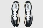 ⁦New Balance Wmns 327 ‘Black White’ - נעלי ניו באלאנס⁩ – תמונה ⁦4⁩