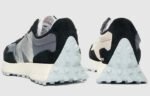 ⁦New Balance Wmns 327 ‘Black White’ - נעלי ניו באלאנס⁩ – תמונה ⁦5⁩