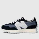 ⁦New Balance Wmns 327 ‘Black White’ - נעלי ניו באלאנס⁩ – תמונה ⁦2⁩