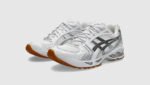⁦Asics Gel-Kayano 14 A.P.C. White Pure Silver - נעלי אקסיקס⁩ – תמונה ⁦2⁩