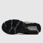 ⁦New Balance 1906R Salehe Bembury Heat Be Hot Lava - נעלי ניו באלאנס⁩ – תמונה ⁦4⁩