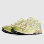 ⁦New Balance 1906R Yellow Parchment - נעלי ניו באלאנס⁩ – תמונה ⁦2⁩