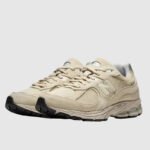 ⁦New Balance 2002R Light Bone Aluminium - נעלי ניו באלאנס⁩ – תמונה ⁦2⁩