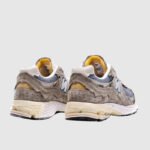 ⁦New Balance 2002R Protection Pack Mirage Grey - נעלי ניו באלאנס⁩ – תמונה ⁦3⁩