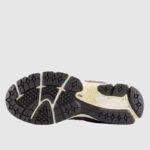 ⁦New Balance 2002R Truffle - נעלי ניו באלאנס⁩ – תמונה ⁦2⁩